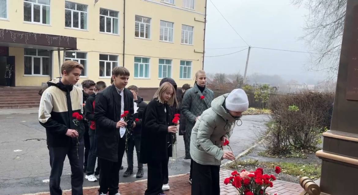 Фотография школы.